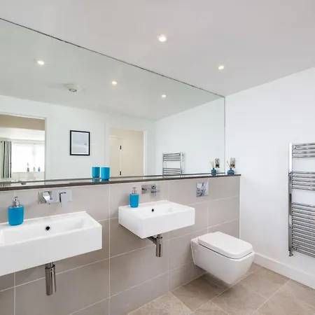 1 Ocean Gate In Newquay *